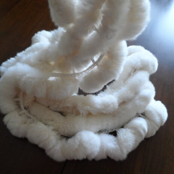 Real rabbit Fur scarf - Picture 4 of 8
